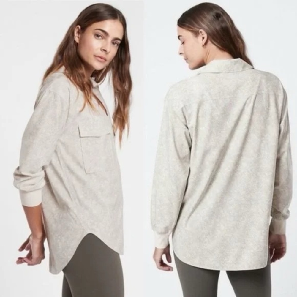 Athleta Zuma Printed Top Blouse Viper Gray Women’s Large Long Sleeve